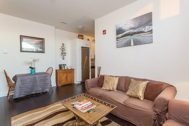 401 - 10376 Yonge St, Richmond Hill, L4C3B8 | Image 2