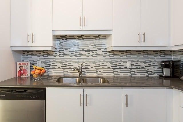 401 - 10376 Yonge St, Richmond Hill, L4C3B8 | Image 3