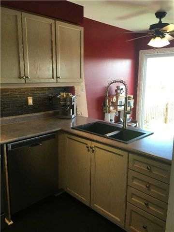 284 Pinnacle Tr, Aurora, L4G 7G2 | Image 2