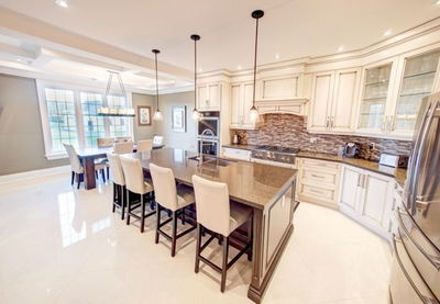 20111 Bathurst St, East Gwillimbury - Holland Landing image-0-3