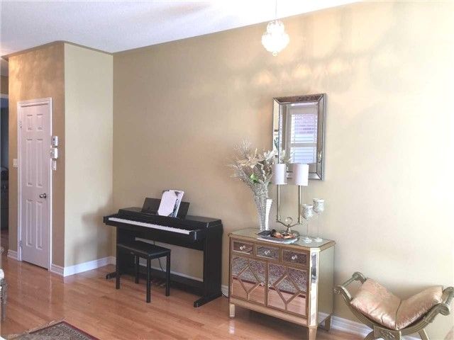 142 Betony Dr, Richmond Hill, L4E0P3 | Image 2