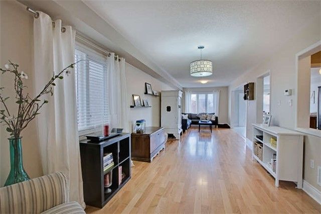 117 Professor Day Dr, Bradford West Gwillimbury, L3Z3B9 | Image 3