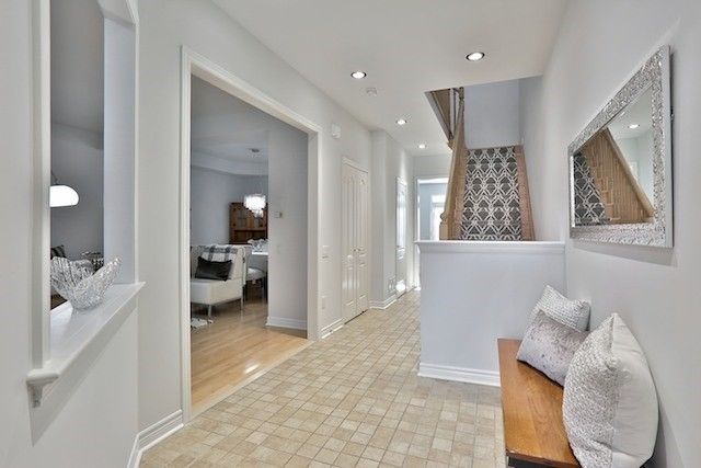 76 Westbury Crt, Richmond Hill, L4S2L2 | Image 2