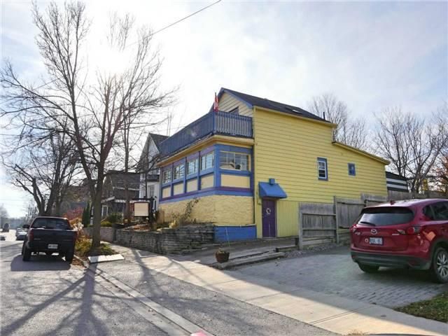 64 Machell Ave, Aurora, L4G2R7 | Image 2