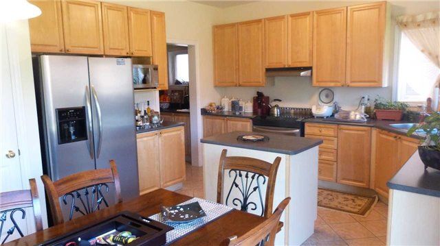 123 Selwyn Rd, Richmond Hill, L4E5E3 | Image 3