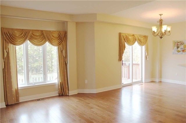 24 Champagne Crt, Richmond Hill, L4S1X9 | Image 3