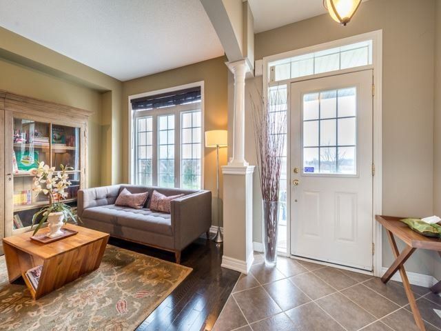 33 Oakmoor Lane, Markham, L6B 0P1 | Image 2