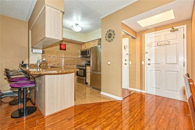 308A - 7398 Yonge St, Vaughan, L4J8J2 | Image 3