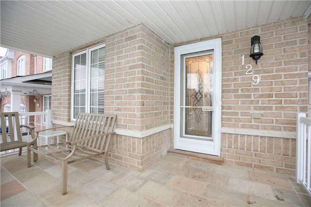 129 Knapton Dr, Newmarket, L3X3B4 | Image 2