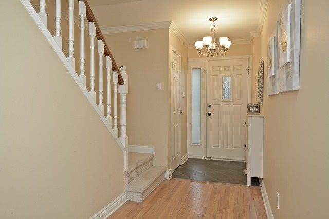 58 Knightsbridge Way, Markham, L3P3W5 | Image 2