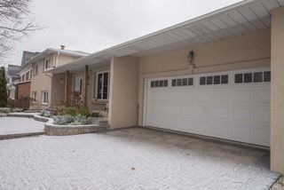 20 Blackforest Dr, Richmond Hill, L4E2P5 | Image 2
