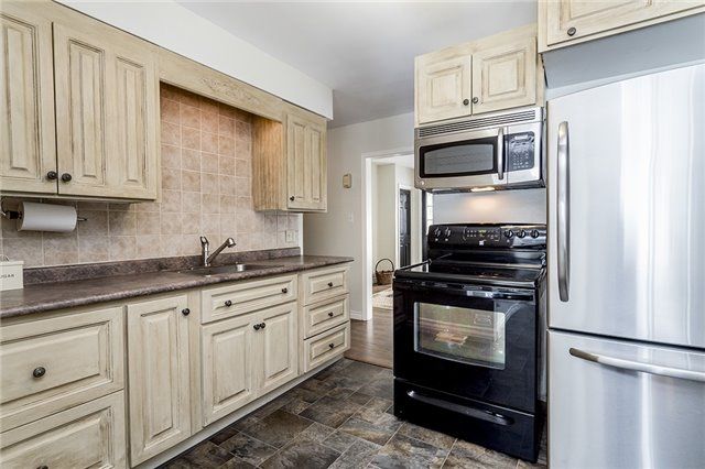 1990 Victoria St, Innisfil, L9S1K2 | Image 2