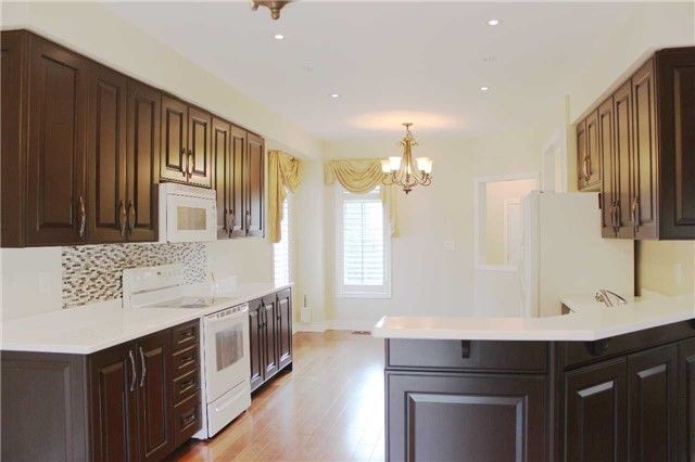 24 Champagne Crt, Richmond Hill, L4S1X9 | Image 2