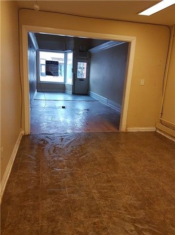 18 Holland St W, Bradford West Gwillimbury, L9N1C5 | Image 3