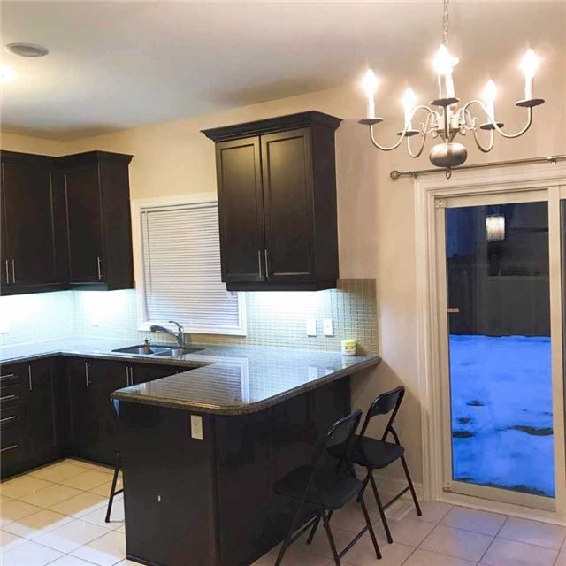 396 Grand Trunk Ave, Vaughan, L6A0T4 | Image 2