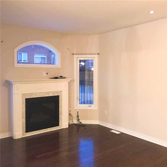 396 Grand Trunk Ave, Vaughan, L6A0T4 | Image 3