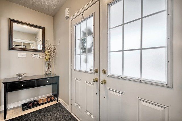 73 Crowther Dr, Newmarket, L3X3G4 | Image 3