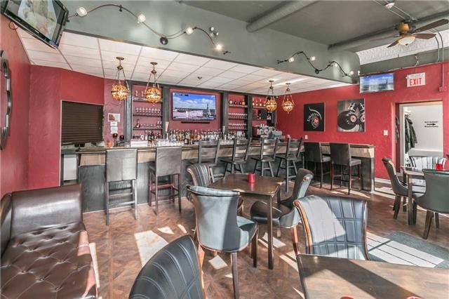 200 Main St S, Newmarket, L3Y3Z3 | Image 3