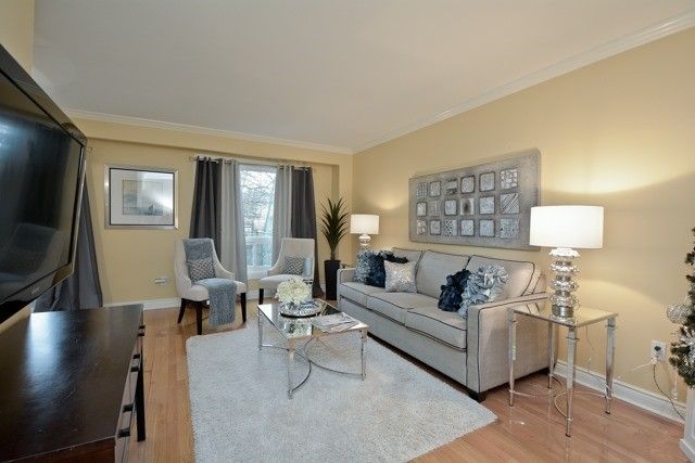 58 Knightsbridge Way, Markham, L3P3W5 | Image 2