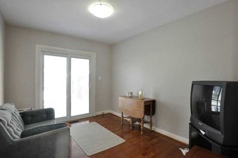 112 Talmage Ave, Richmond Hill, L4C3J8 | Image 3