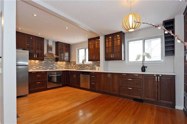 40 Stately Way, Markham, L3T3Z8 | Image 2