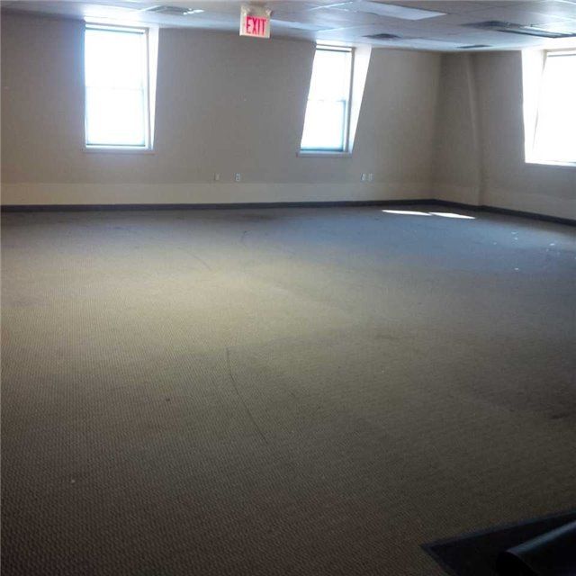 201 - 10132 Yonge St, Richmond Hill, L4C1T6 | Image 2