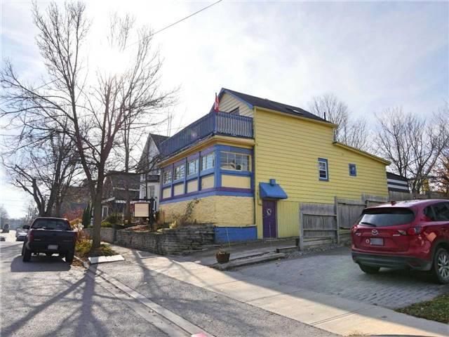 64 Machell Ave, Aurora, L4G2R7 | Image 2