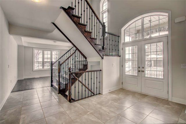 147 Joe Dales Dr, Georgina, L4P 0G7 | Image 3