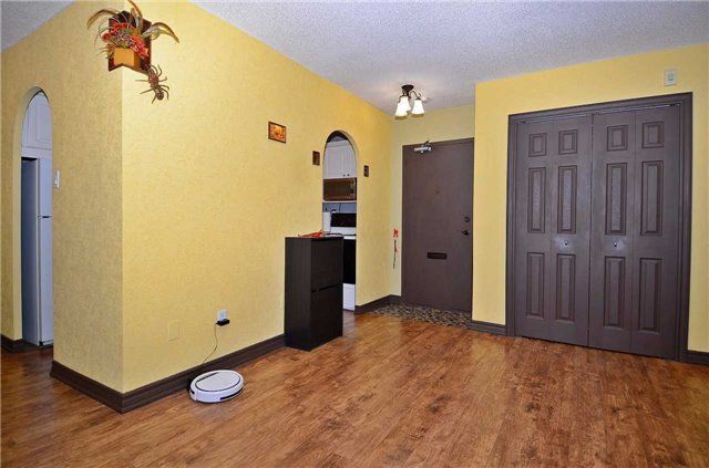 403 - 67 Richmond St, Richmond Hill, L4C3Y3 | Image 3