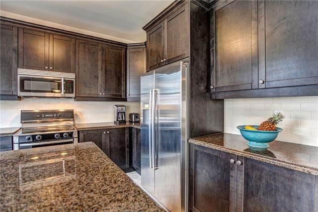 1015 Ralston Cres, Newmarket, L3X3H8 | Image 3