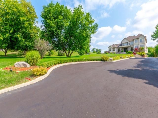 776 Woodland Acres Cres, Vaughan, L6A1G2 | Image 2