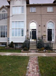 Townhouse sold at 245 Shirley Drive, Richmond Hill, Rouge Woods, L4S1T9 - MLS: N371789