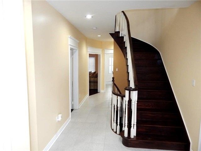 150 Larratt Lane, Richmond Hill, L4C0E7 | Image 3