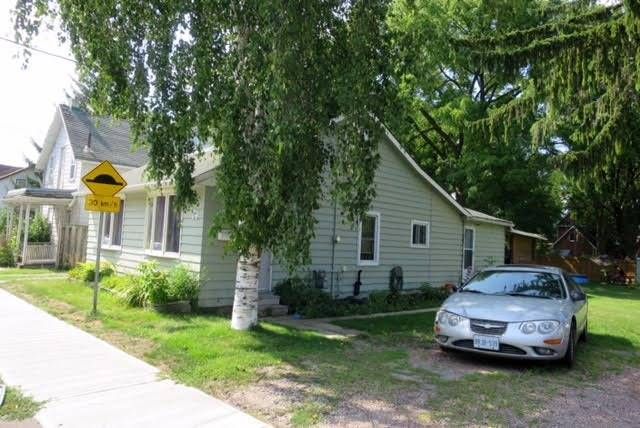 74 Centre St, Aurora, L4G1J8 | Image 2