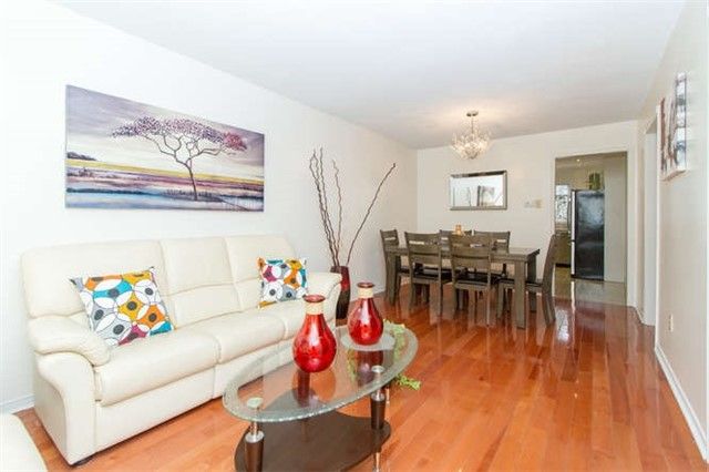 114 Alderbury Dr, Markham, L3S3G4 | Image 3