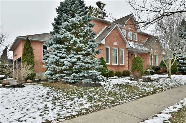 Detached House sold at 168 Kemano Road, Aurora, Aurora Heights, L4G4Z2 - MLS: N3728717