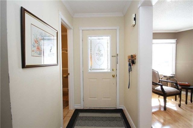 32 Magani Dr, Bradford West Gwillimbury, L3Z2S7 | Image 2