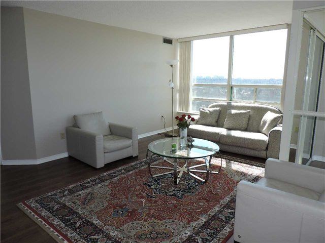 822 - 7805 Bayview Ave, Markham, L3T7N1 | Image 2