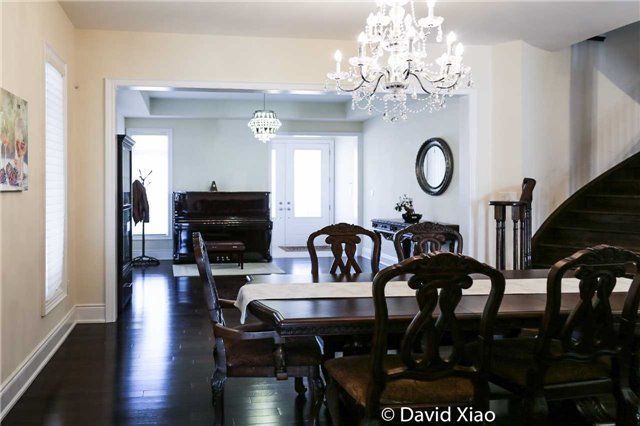 38 Gracedale Dr, Richmond Hill, L4C0Y3 | Image 2