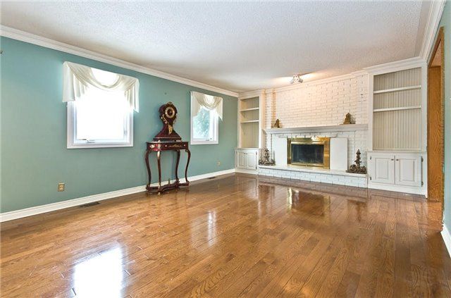 15482 Leslie St, Aurora, L4G7C4 | Image 3