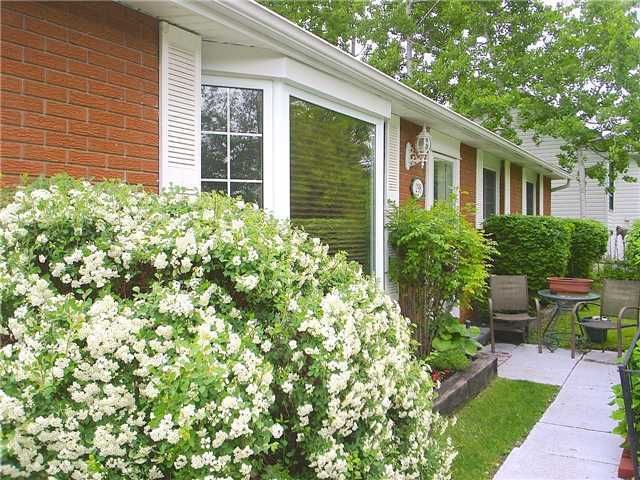 298 Annshiela Dr, Georgina, L4P3A5 | Image 2