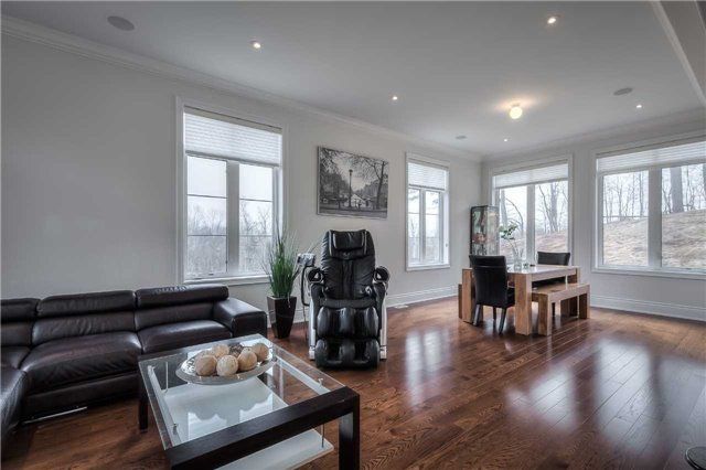 197 Nottingham Forest Rd, Bradford West Gwillimbury, L3Z 0H2 | Image 2