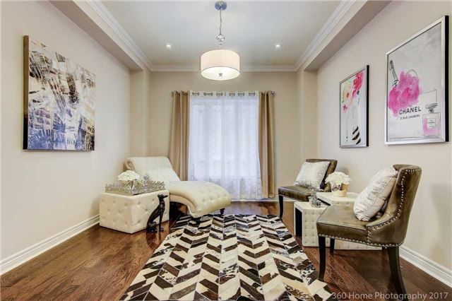 396 Grand Trunk Ave, Vaughan, L6A0T4 | Image 2