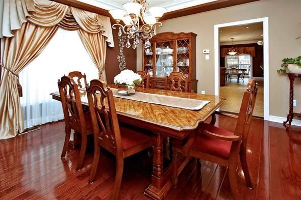 492 Kwapis Blvd, Newmarket, L3X3K6 | Image 3