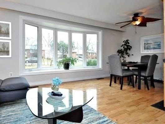 24 Gentry Cres, Richmond Hill, L4C2G9 | Image 3