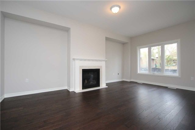 13 Charmuse Lane, East Gwillimbury, L9N1K9 | Image 2