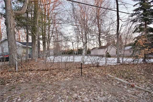 726 Hastings Ave, Innisfil, L9S 1Z3 | Image 2