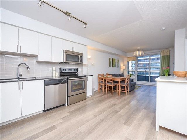 318 - 372 Highway 7 St E, Richmond Hill, L4B Oc6 | Image 2