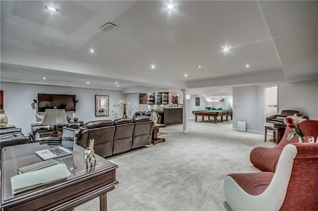 33 Carolwood Cres, Markham, L3P3J3 | Image 2