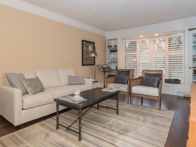 44 Rutledge Ave, Newmarket, L3Y5T4 | Image 2